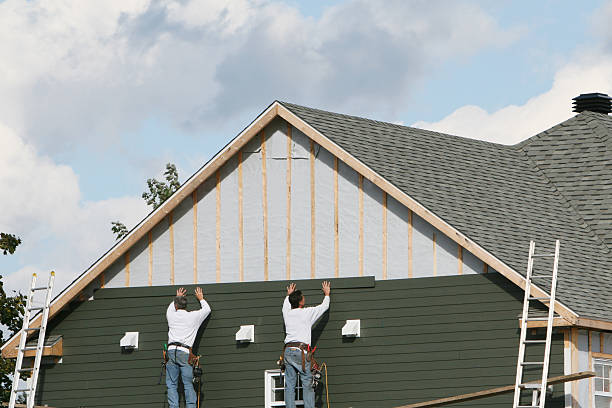 Professional Siding technician working in Franklin Park, PA